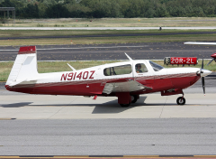 Taxiing to the active at KPDK, Aug. 14, 2011