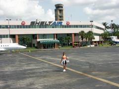 Donna bringing me a sandwich for the flight back to Tallahassee