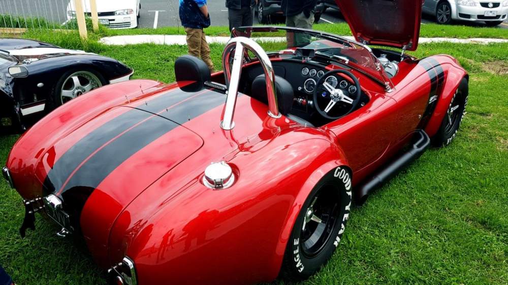 2016-ac-cobra-pace-427sc.thumb.jpg.a00cb0e8a2af4c32b834aff754ec6763.jpg