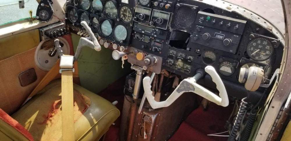 Mooney cockpit.jpg
