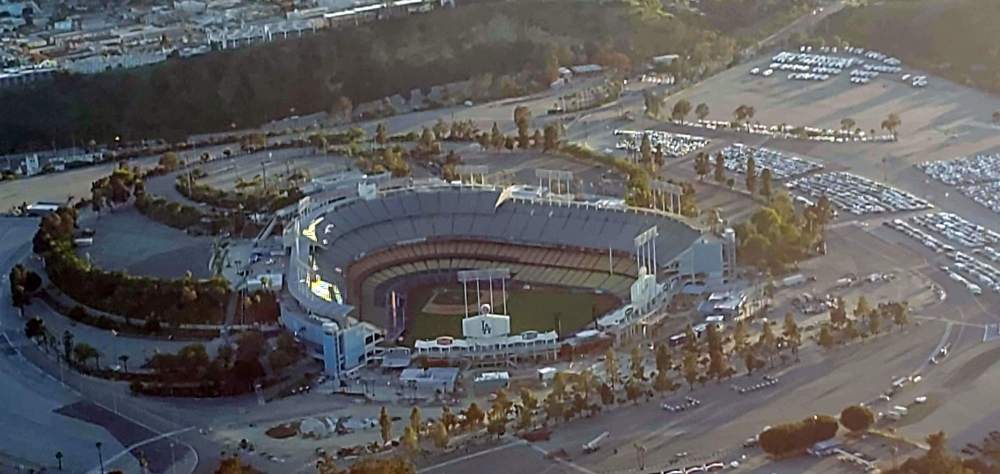 1622821855_DodgerStadium.thumb.jpg.3e5b2283304a5c6fd97f48330842f394.jpg