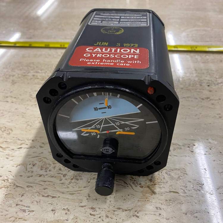 Mooney Artificial Horizon .jpg