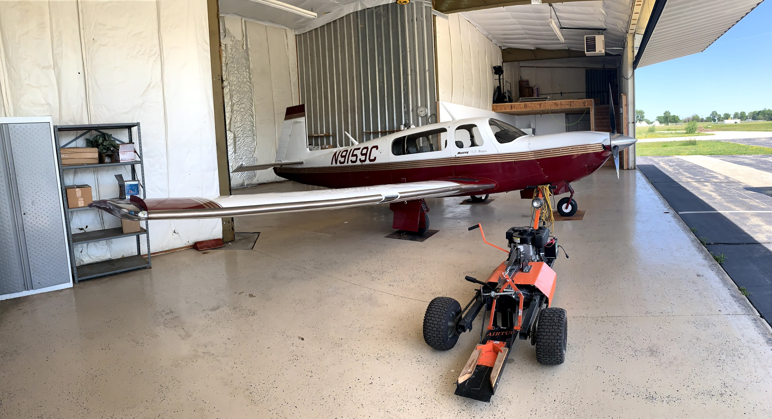 Mooney M20J Airplane Hangar