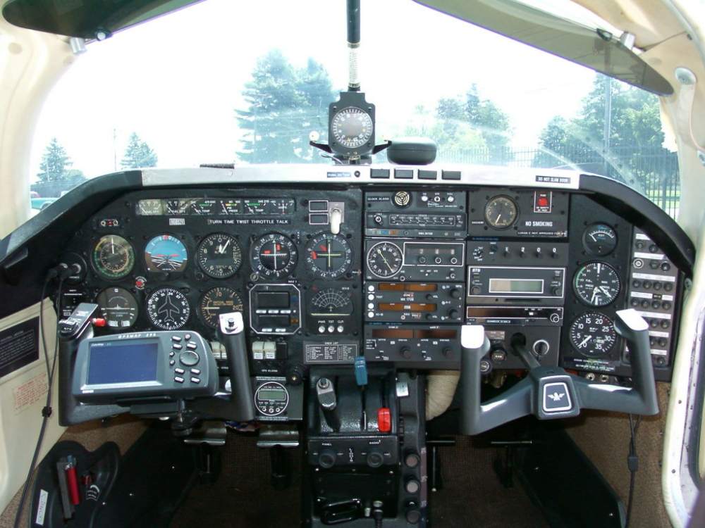 Cockpit1.thumb.JPG.0abe983217cff4b563c2870e76396d50.JPG